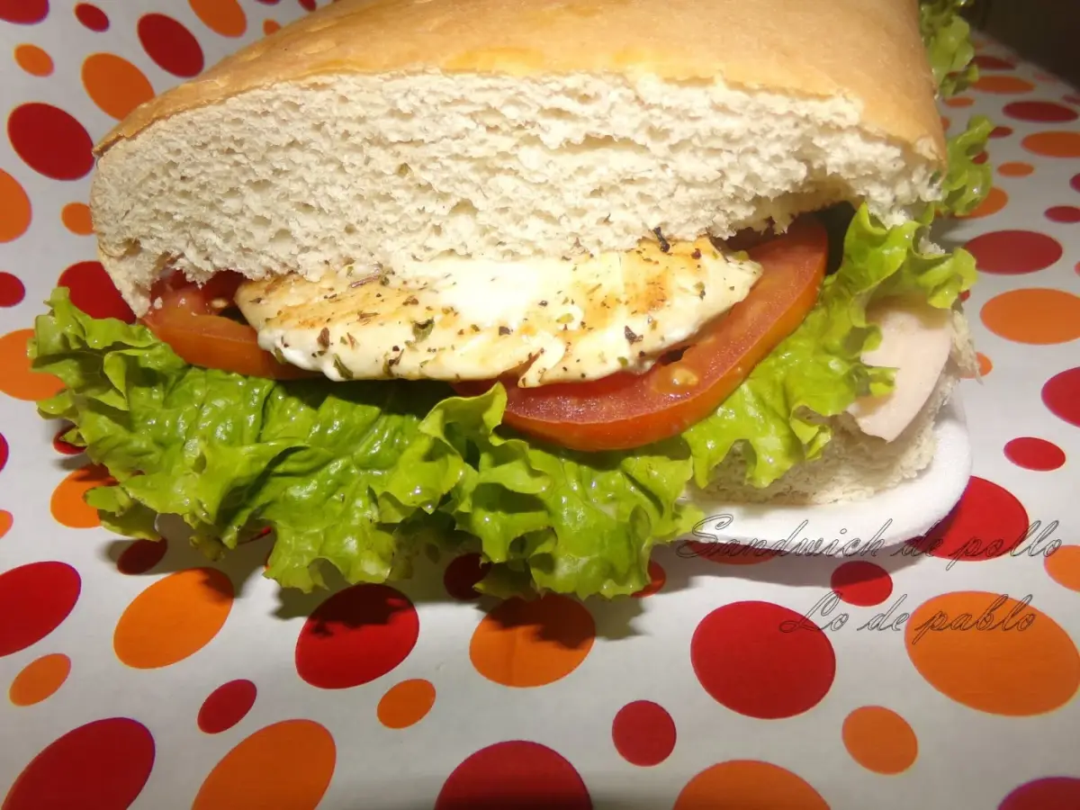 Sándwich de filet de pechuga de pollo